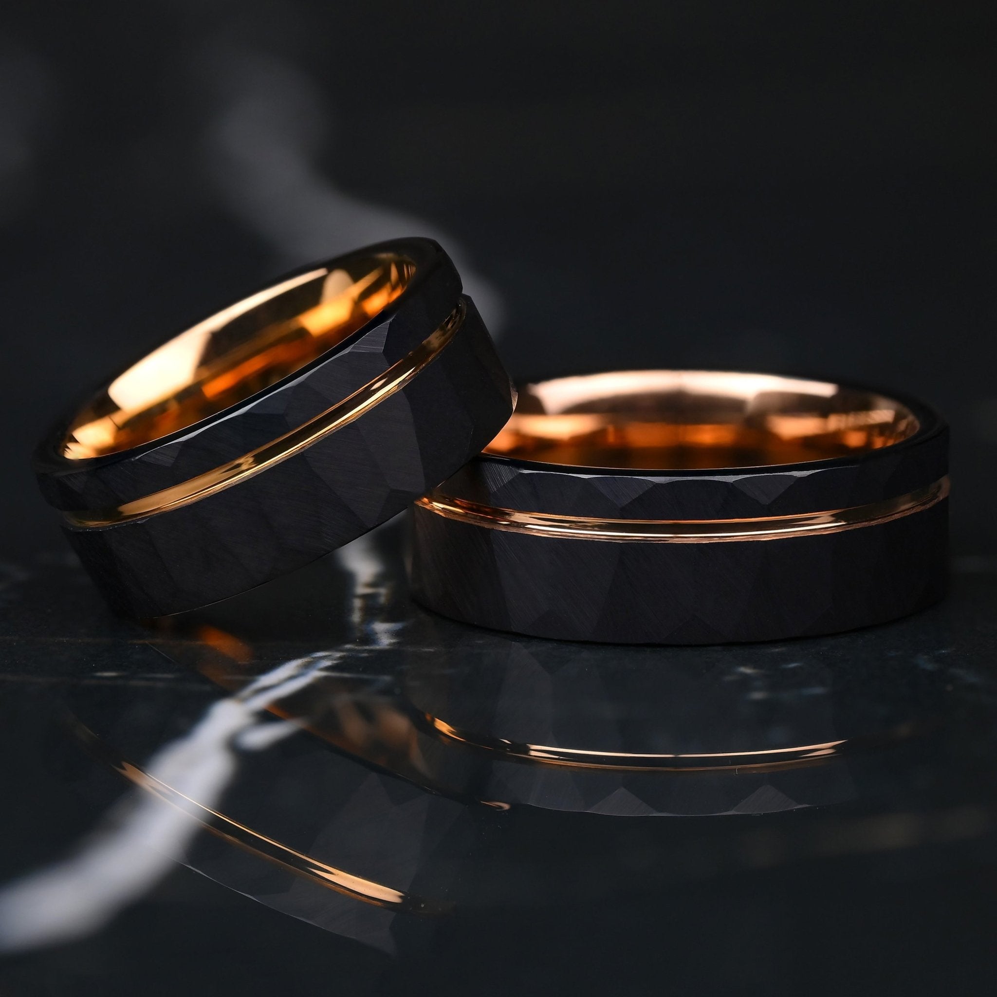 Schwarze Tungsten Ringe für Paare mit Roségoldstreifen und robustem Design