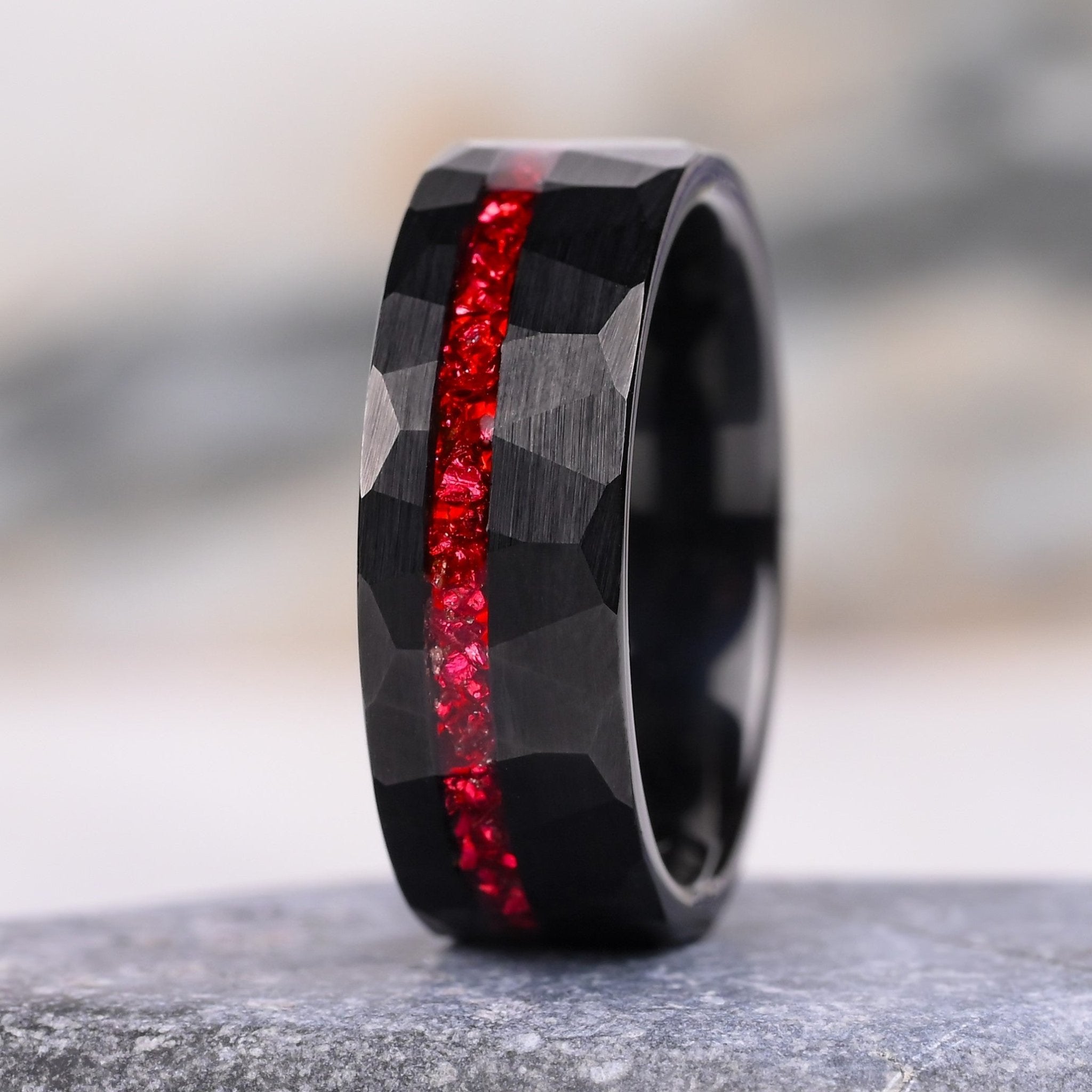 Kleos - Ring Fur Manner, Wolfram Ringe, Roten-garnet Einlage, Monetto Ringe