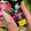Video von Schwarze Tungsten Ringe für Paare mit Roségoldstreifen und robustem Design