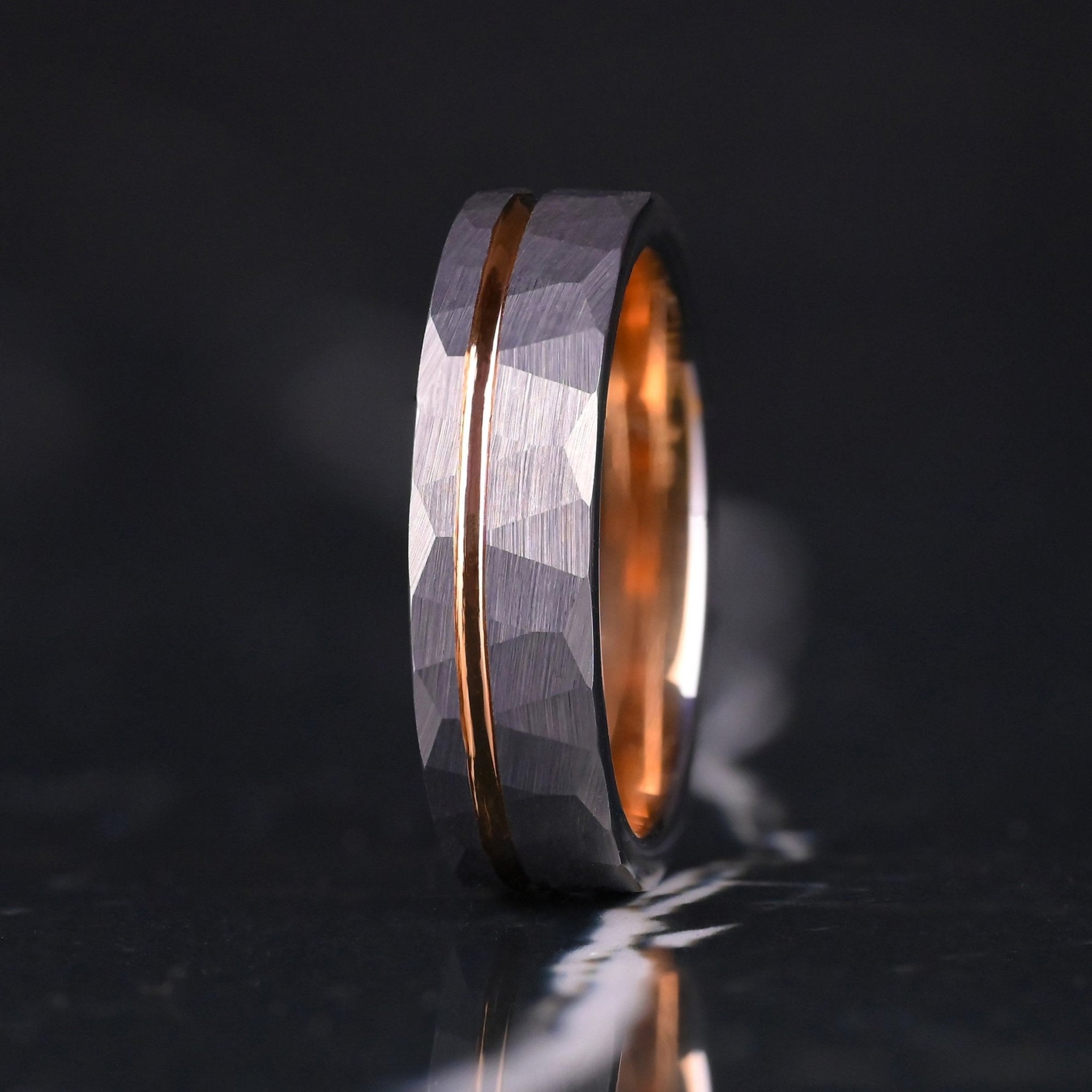 Silberring für Paare mit Roségoldstreifen und einzigartigem Design